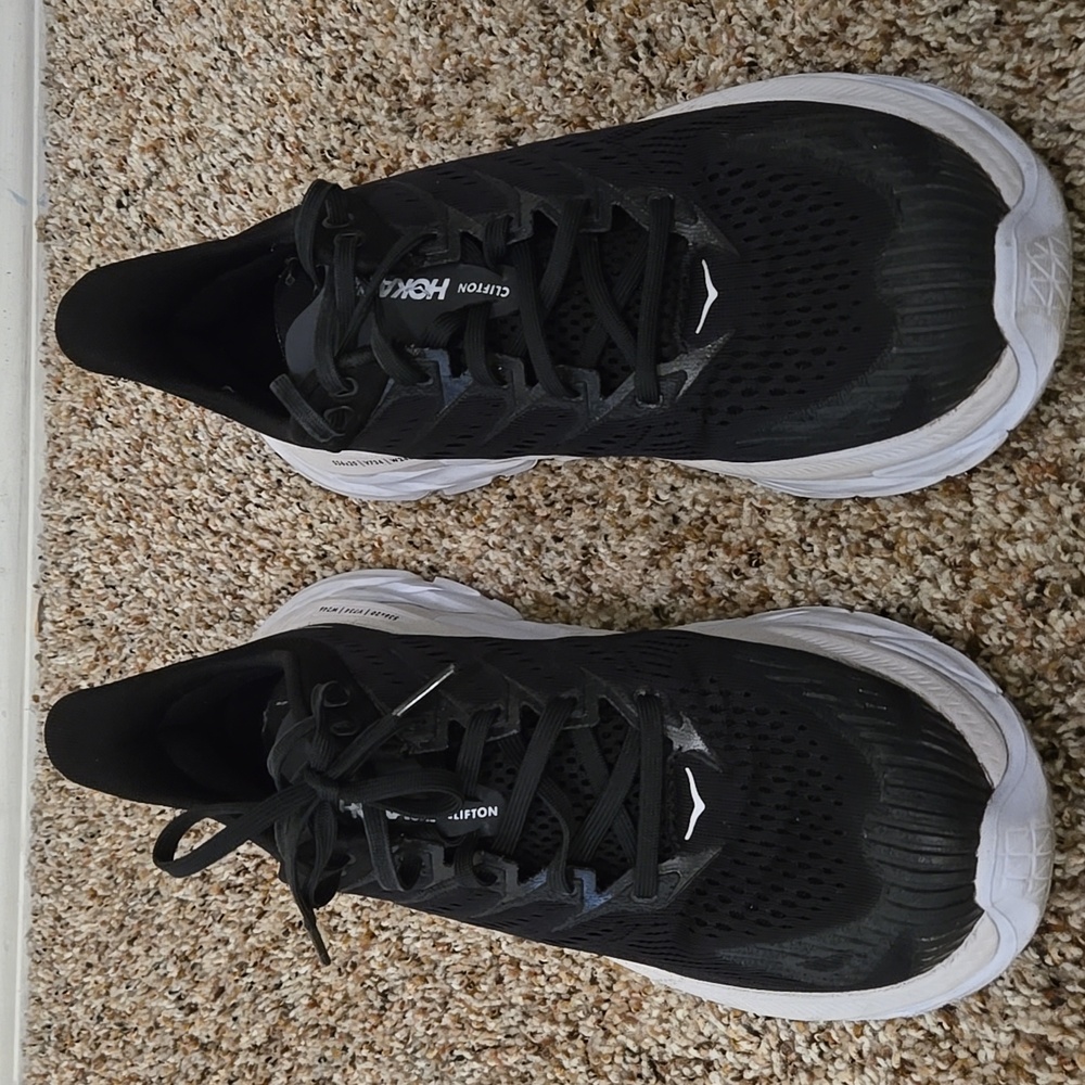 Mens hoka sneakers size 8.5 black and cream